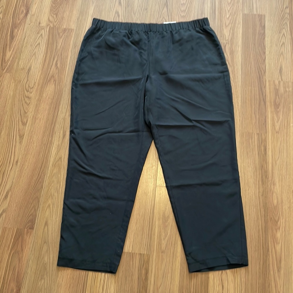 NWT Alfani Comfort Ankle Pant. Size XL